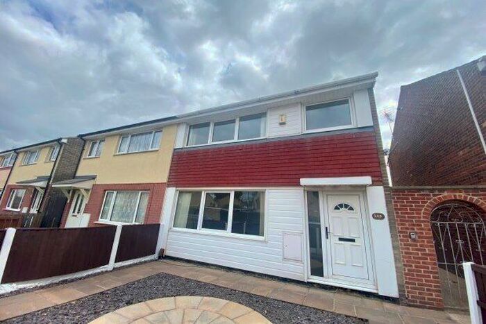 3 Bedroom Semi-Detached House To Rent In Wilford Crescent West, Nottingham, NG2