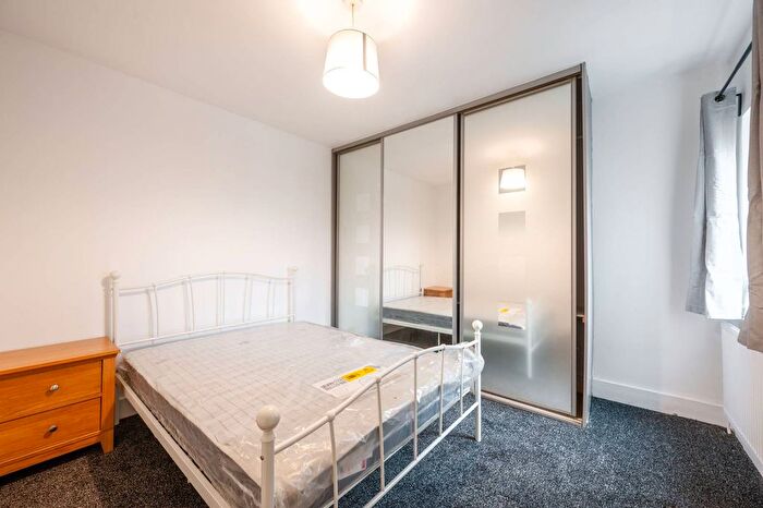 2 Bedroom Flat To Rent In Neasden, Neasden, London, NW10