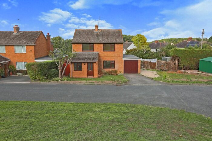 3 Bedroom Detached House For Sale In Pitchers Hill, Wickhamford, Evesham, WR11