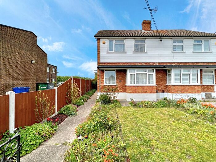 3 Bedroom Semi-Detached House To Rent In West Road, South Ockendon, RM15