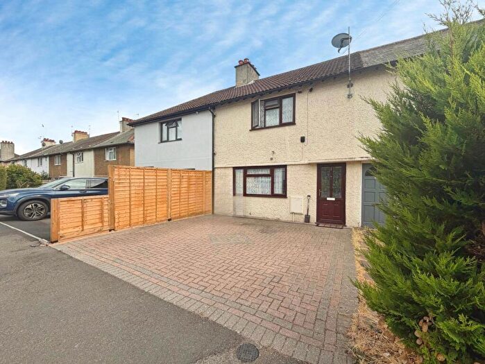3 Bedroom Terraced House For Sale In Keith Lucas Road, Farnborough, Hampshire, GU14
