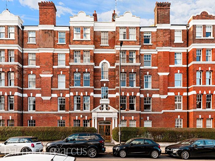 3 Bedroom Flat To Rent In Cambridge Road, London, SW11