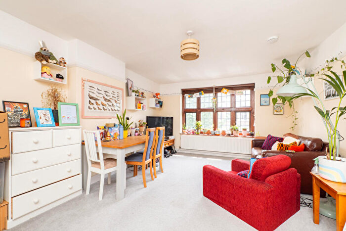 2 Bedroom Apartment To Rent In Ewell Road, Cheam, Sutton, SM3