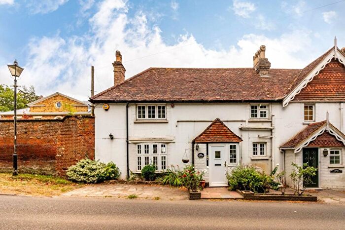 4 Bedroom Cottage For Sale In Fulmer Village, South Buckinghamshire, Slough, SL3