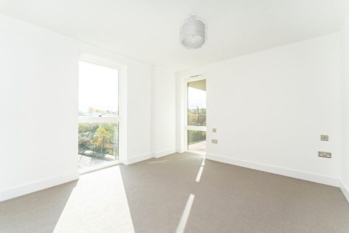 2 Bedroom Flat To Rent In Abbotsford Court, Park Royal, London, NW10