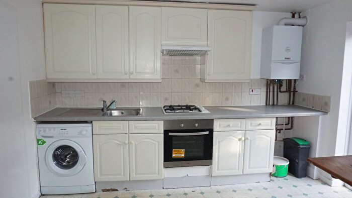 5 Bedroom Terraced House To Rent In Ashfield Street, London, E1