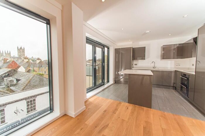 2 Bedroom Flat To Rent In Beer Cart Lane, Canterbury, Kent, CT1