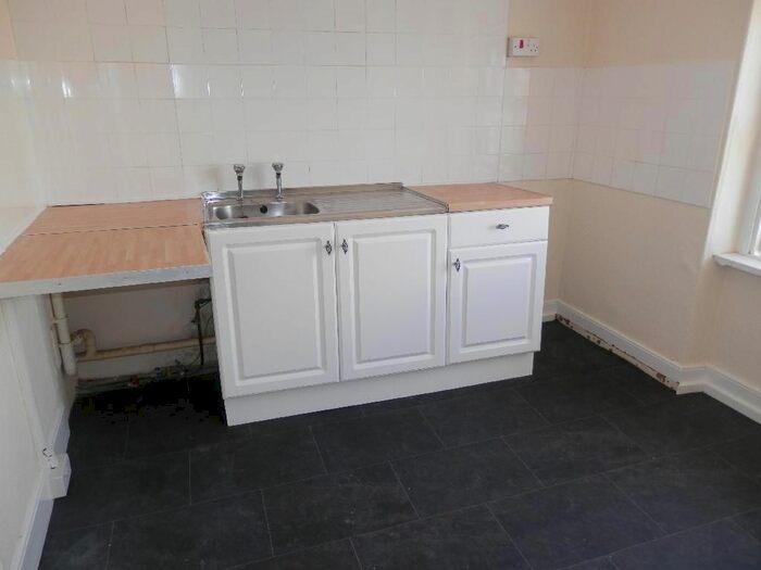 2 Bedroom Flat To Rent In Causewayhead, Penzance, TR18