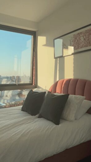 Studio To Rent In Nine Elms, London, SW11