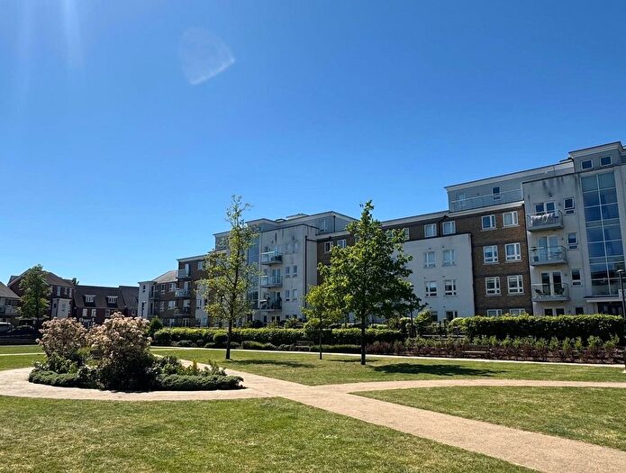 2 Bedroom Flat For Sale In Heron Way, Maidenhead, Berkshire, SL6