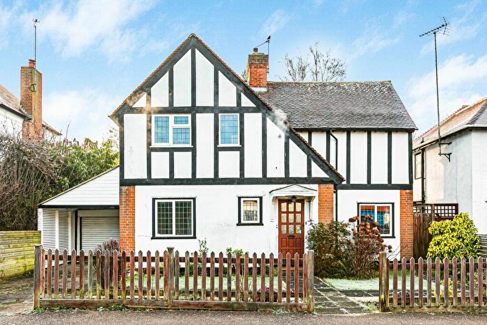 5 Bedroom Detached House For Sale In Billy Lows Lane, Potters Bar, EN6
