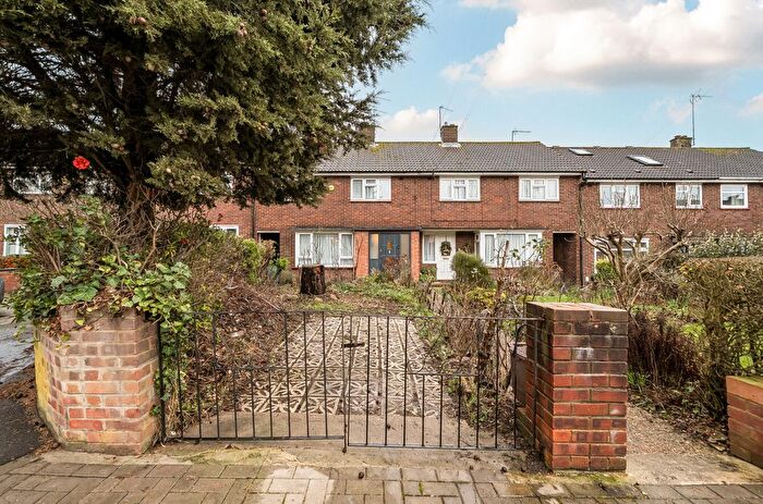 4 Bedroom Terraced House For Sale In Hertford Road, Barnet, EN4