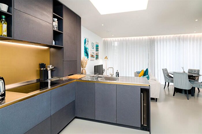 2 Bedroom Flat To Rent In Gasholders, Lewis Cubitt Square, N1C