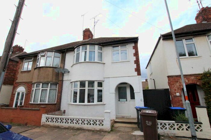 5 Bedroom Property To Rent In Southfield Avenue, Northampton, NN4