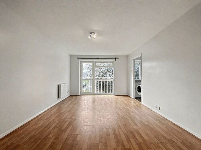 2 Bedroom Flat To Rent In Rufford Close, Harrow, HA3