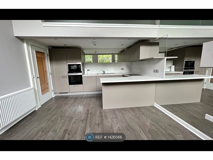 2 Bedroom Flat To Rent In Broomhill Avenue, Glasgow, G11