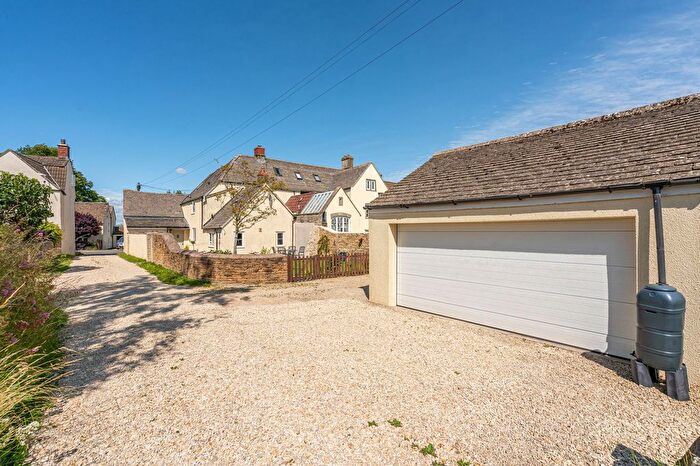 4 Bedroom Semi-Detached House For Sale In High Street, Hawkesbury Upton, Badminton, GL9