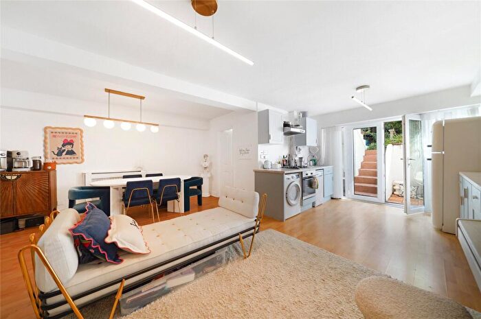 2 Bedroom Flat For Sale In West End Lane, West Hampstead, NW6