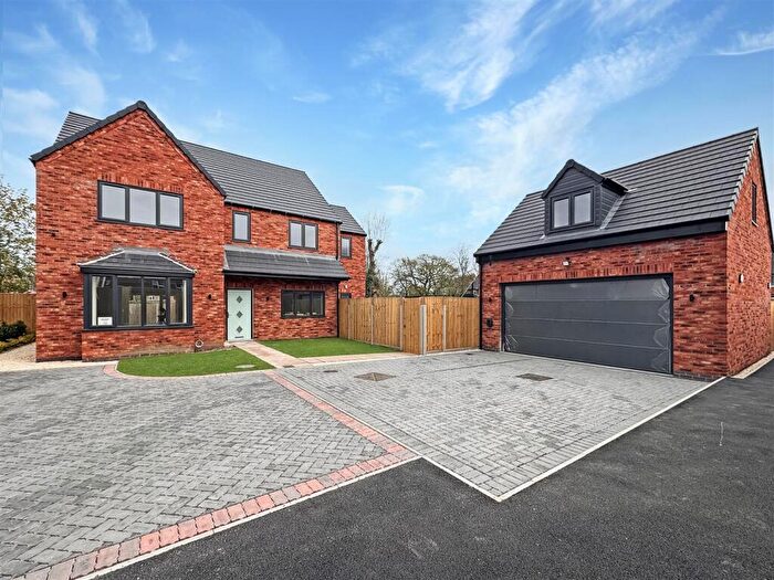 3 Bedroom Detached House For Sale In Bowling Green Close, Blaby, LE8