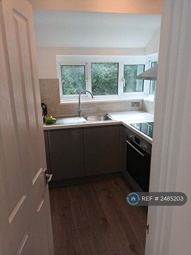 2 Bedroom Flat To Rent In Deer Park Gardens, Mitcham, CR4