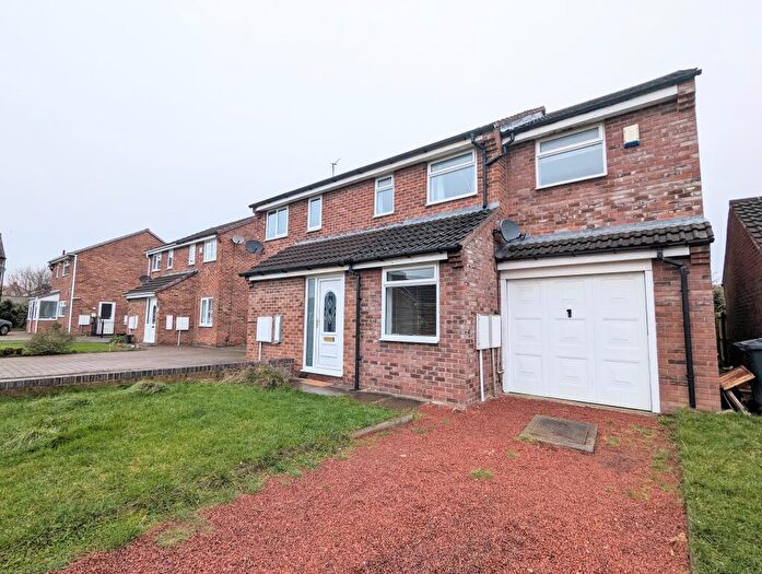 3 Bedroom Semi-Detached House To Rent In Wells Close, Haughton Grange - Darlington, DL1