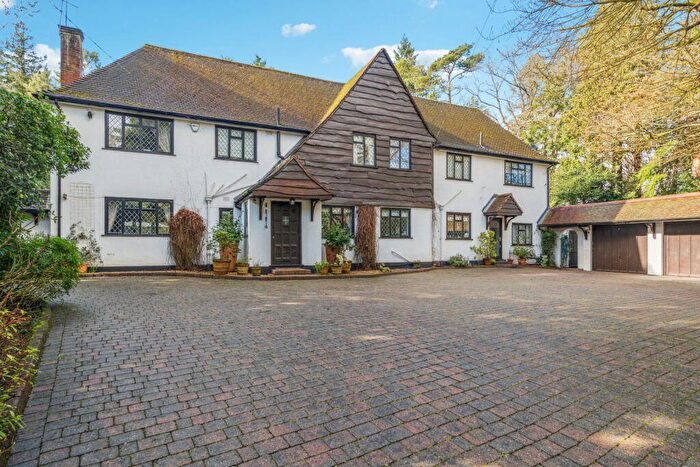 5 Bedroom Detached House For Sale In Woodside Walk, Northwood, HA6