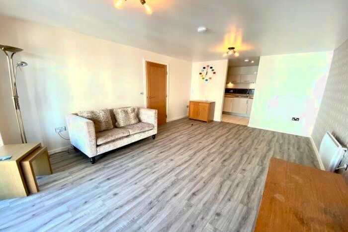 2 Bedroom Flat To Rent In Picton, Cardiff, CF11