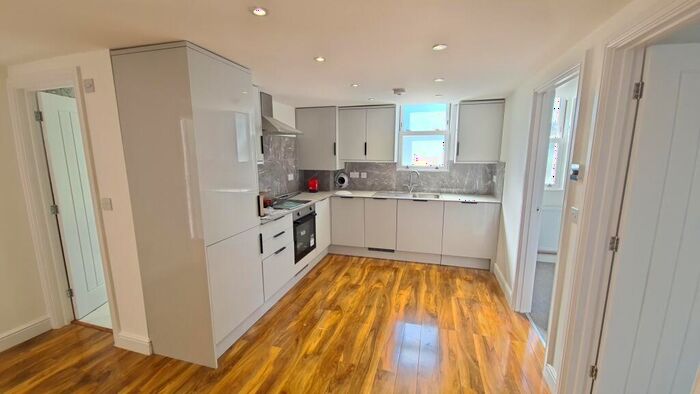 2 Bedroom Apartment To Rent In High Street South, Dunstable, LU6