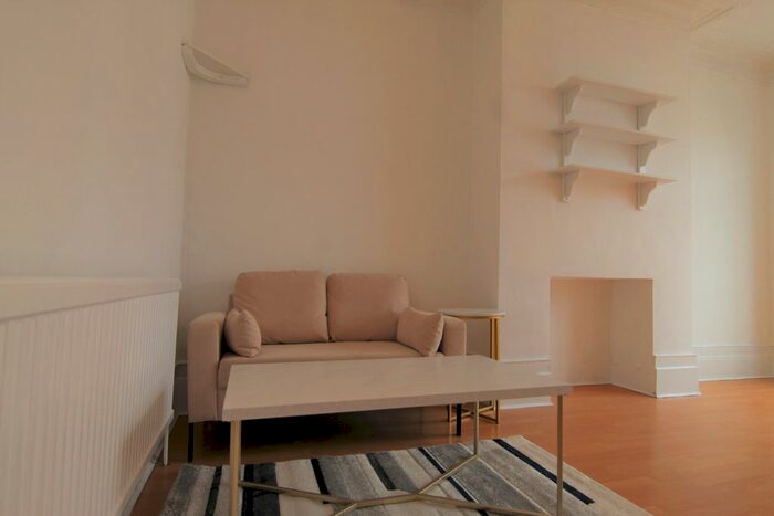 1 Bedroom Property To Rent In Sidney Avenue, London, N13