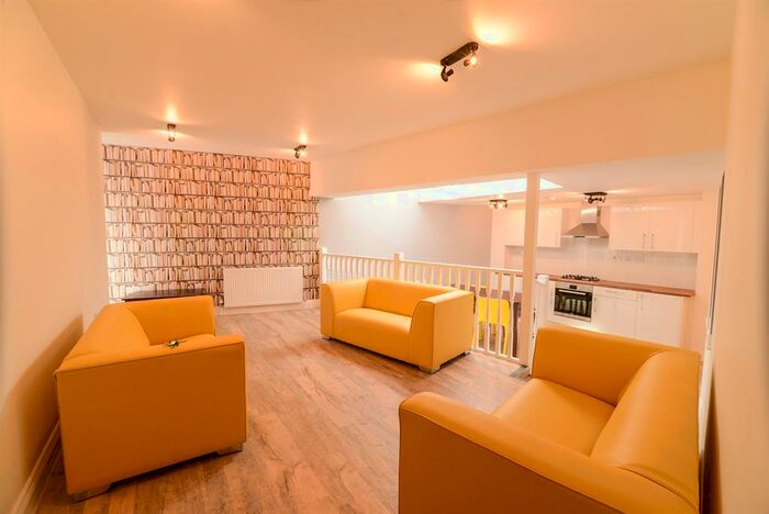 2 Bedroom Terraced House To Rent In Denmark Hill, Camberwell, SE5