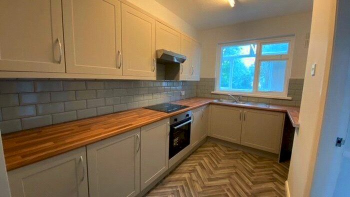 2 Bedroom Flat To Rent In Bradfield Road, Hillsborough, Sheffield, S6