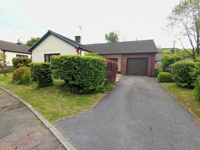3 Bedroom Detached Bungalow To Rent In Bro Celynin, Bronwydd Arms, Carmarthen, Carmarthenshire., SA33
