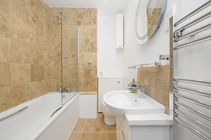 2 Bedroom Flat To Rent In Arthur Road, Upper Holloway, N7