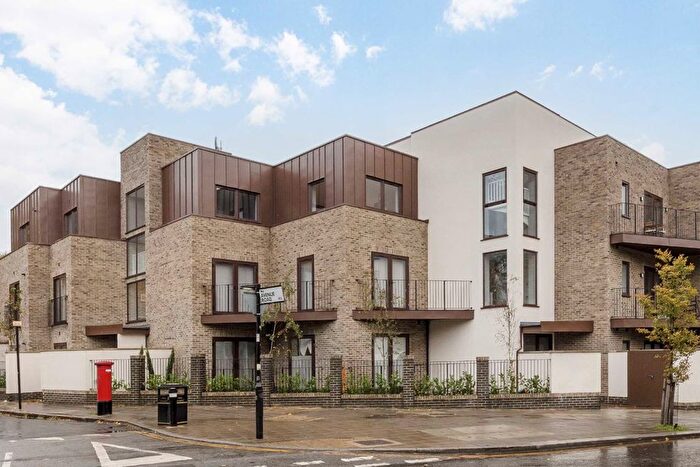 2 Bedroom Flat To Rent In Avenue Road, London, W3