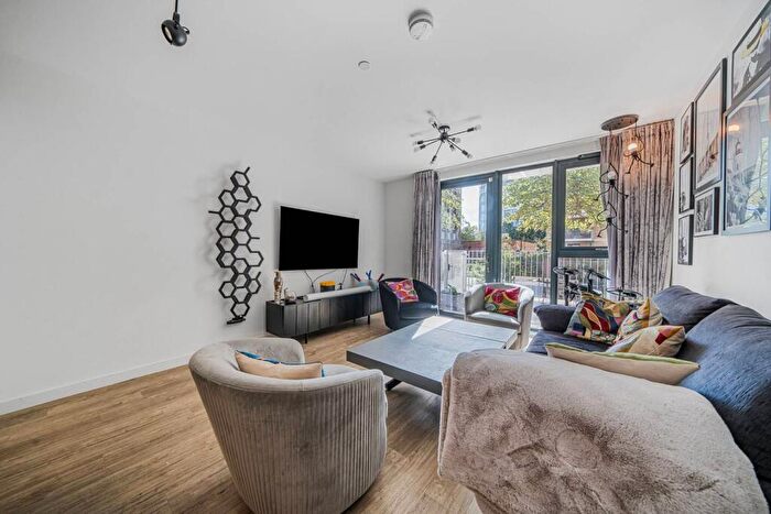 2 Bedroom Flat For Sale In Lakeside Drive, Park Royal, London, NW10