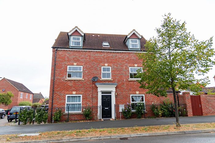 5 Bedroom Detached House For Sale In Ashmead Road, MK41