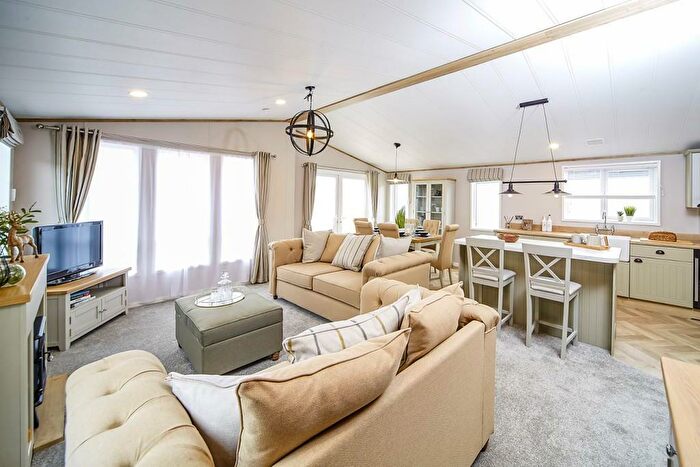 3 Bedroom Mobile Home For Sale In Windy Harbour Road, Singleton, Poulton-Le-Fylde, FY6