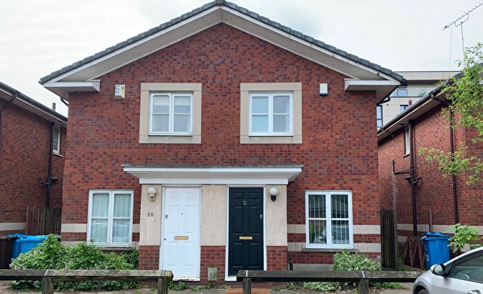 2 Bedroom Semi-Detached House To Rent In Linen Court, Salford, M3