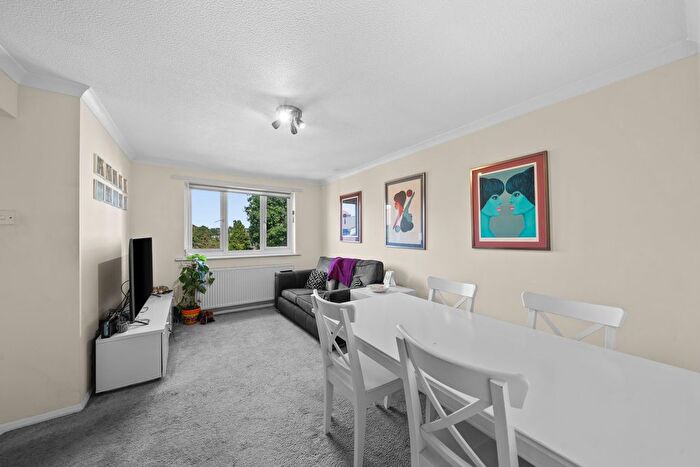 1 Bedroom Flat To Rent In Cornmow Drive, NW10