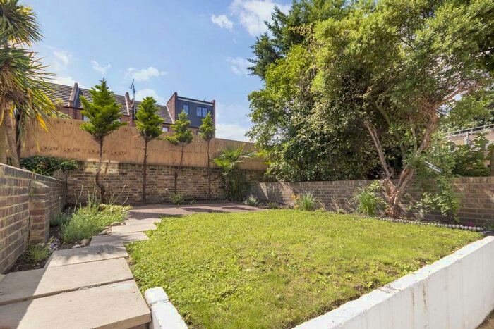 2 Bedroom Flat To Rent In Cambridge Grove, London, W6