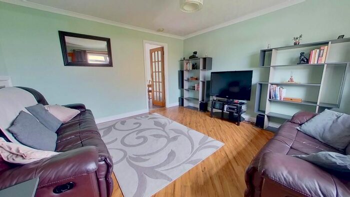 3 Bedroom Semi-Detached House To Rent In Bankton Park East, EH54