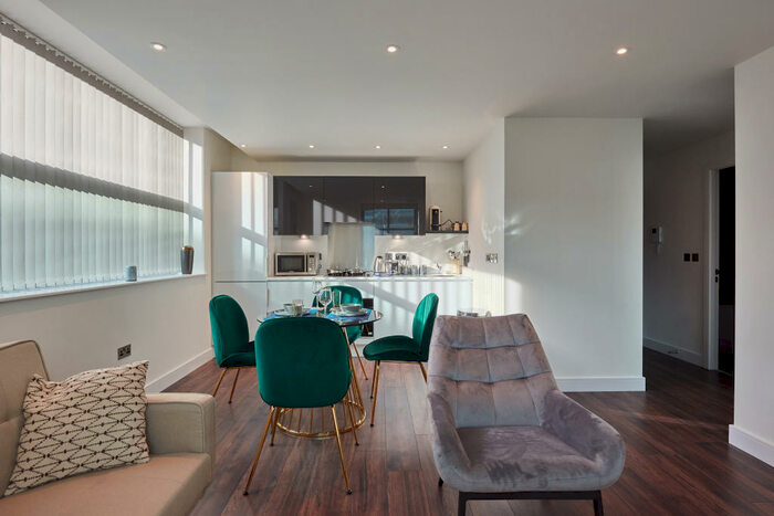 2 Bedroom Flat To Rent In New Eton House, Slough, SL1