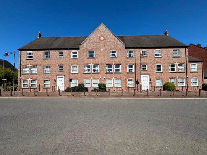 2 Bedroom Flat To Rent In Rumbush Lane, Shirley, Solihull, West Midlands, B90