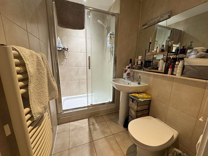 2 Bedroom Apartment To Rent In The Arcadian, B5