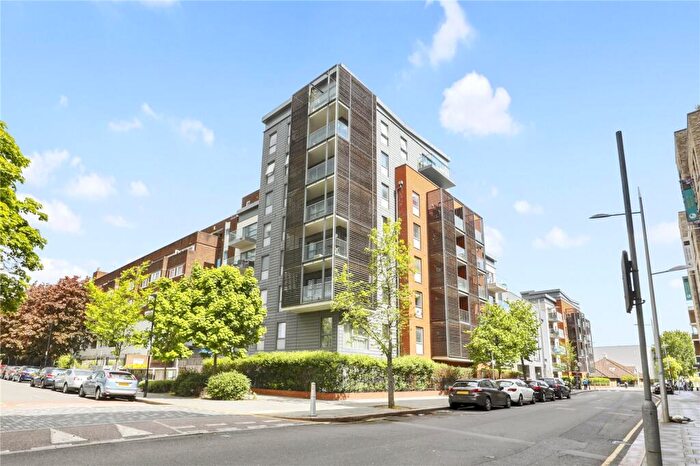 2 Bedroom Flat To Rent In Kirkby Apartments, B Baythorne Street, London, E3