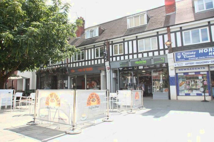 2 Bedroom Maisonette To Rent In Bishopric, Horsham, RH12