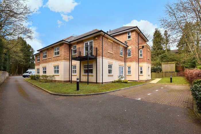 2 Bedroom Apartment To Rent In Gerrards Court, HP12