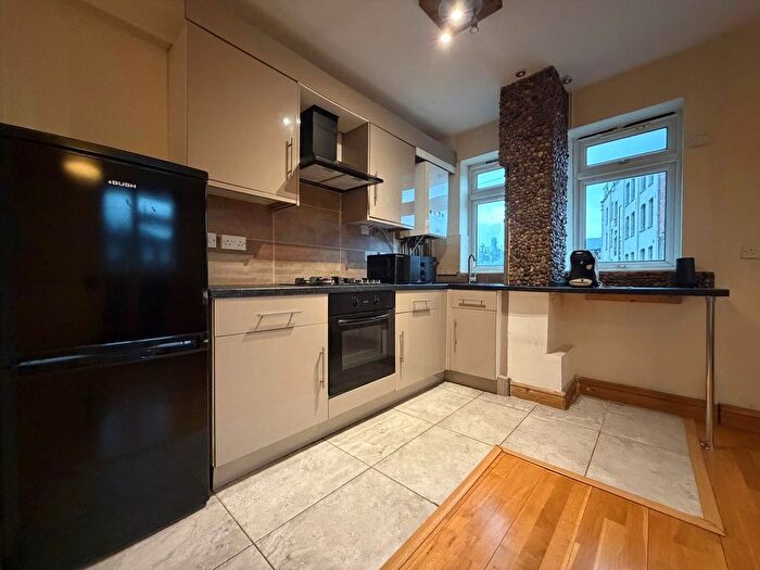 1 Bedroom Flat To Rent In Mayes Road, Wood Green, N22