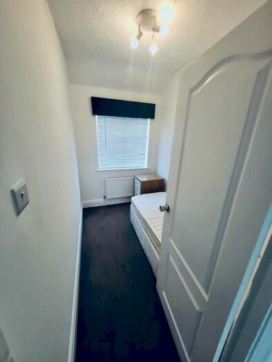 3 Bedroom Terraced House To Rent In Norbury Court Road, London, SW16