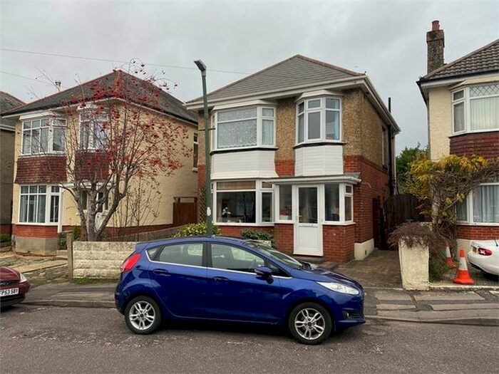 3 Bedroom Detached House To Rent In Draycott Road, Ensbury Park, Bournemouth BH10